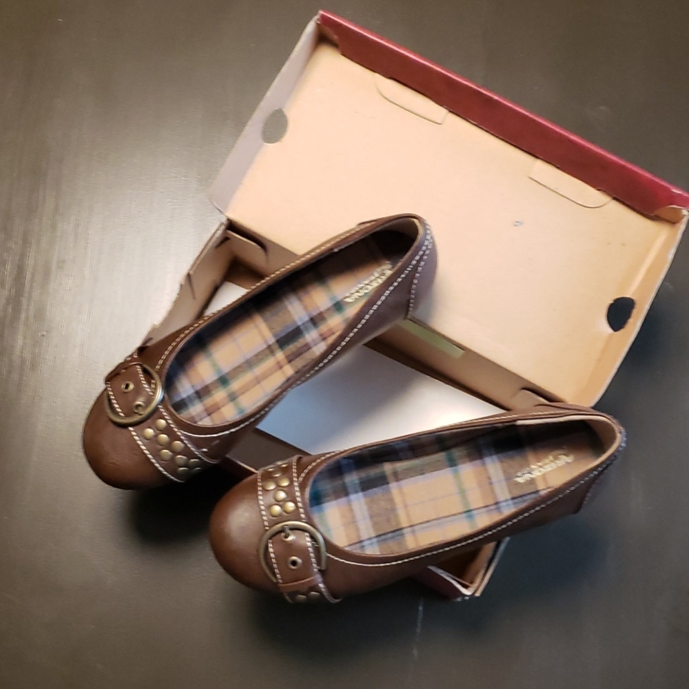 Girls shoes